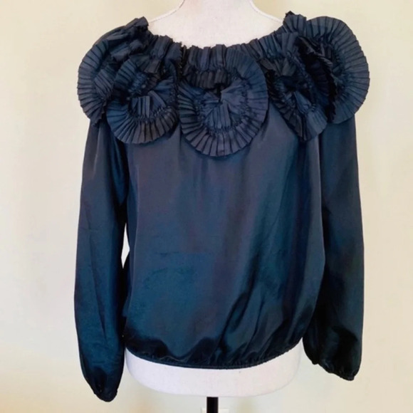 Francesca’s Ya Pinwheel Silk Top, Black, Size Small - Picture 2 of 7